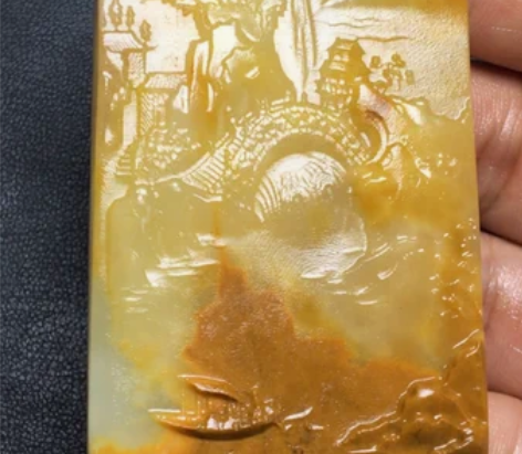 玉雕工作室不干了,成品赔钱出,黄口料山水牌...