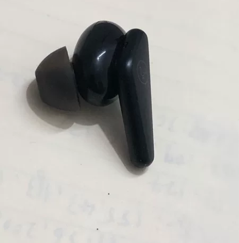 小鸟air左耳机一个，功能正常使用，电池续...