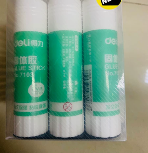 因搬家，出全新得力胶棒，京东购入 一组12...