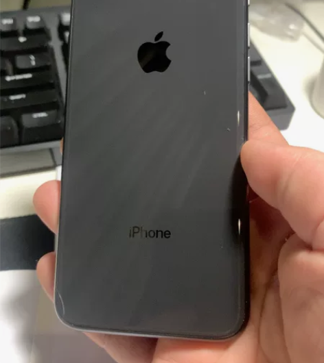 个人闲置苹果8 64G国行，层色自己看吧 ...