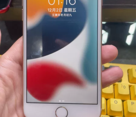 苹果8 64g id正常 指纹正常 细节看...