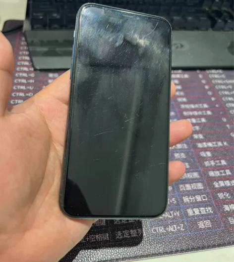 苹果11pro，国行64g，石墨色，屏幕划...