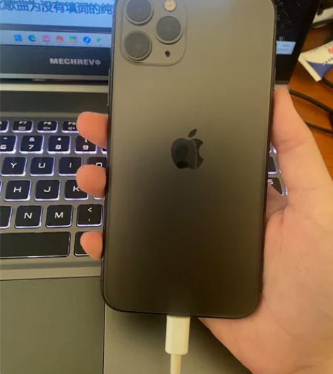 ?苹果11pro 美版 256G 换过屏幕...
