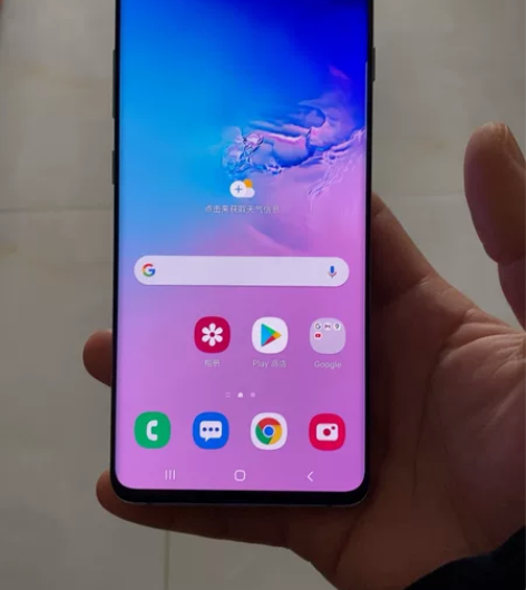 三星手机s10+。美机三网通用。屏幕超小小...