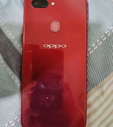 出一部自用的OPPOr15，红色，后盖正常...