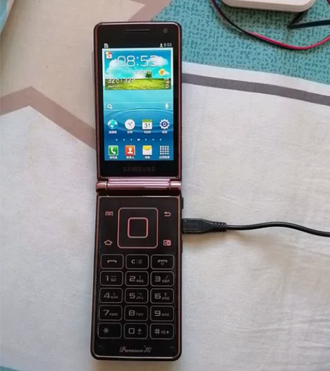 出售三星w2013手机一部国行正品，16G...