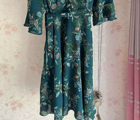 夏季连衣裙，没怎么穿过，便宜出，合适入 感...