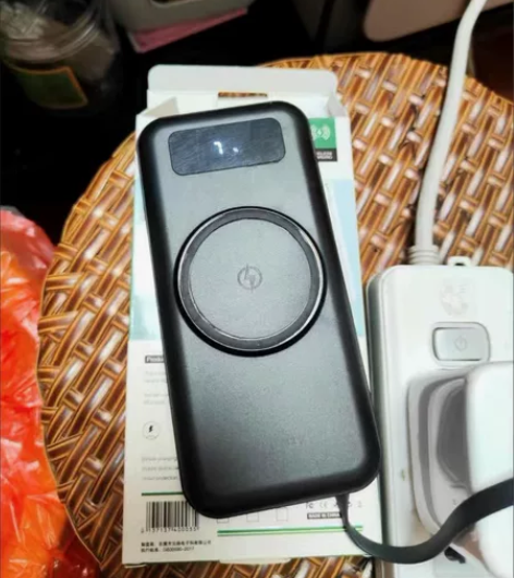 无线充电宝20000毫安大容量快充耐用自带...