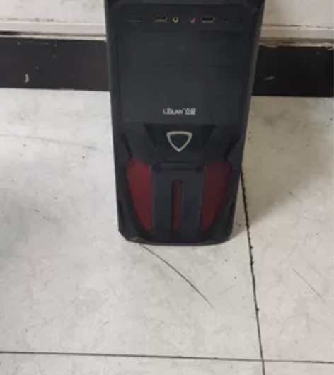 闲置电脑主机，配置啥的自己看，我也不懂。只...
