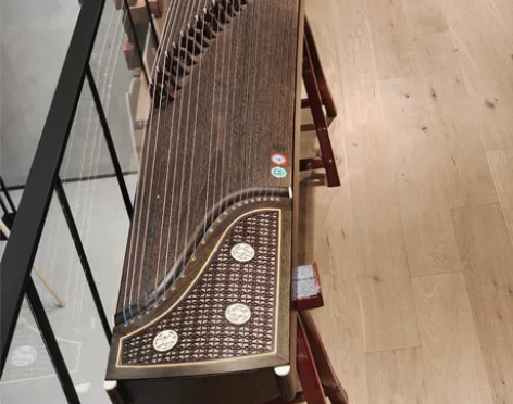 闲置古筝 买来3000多没用过 当作室内装...