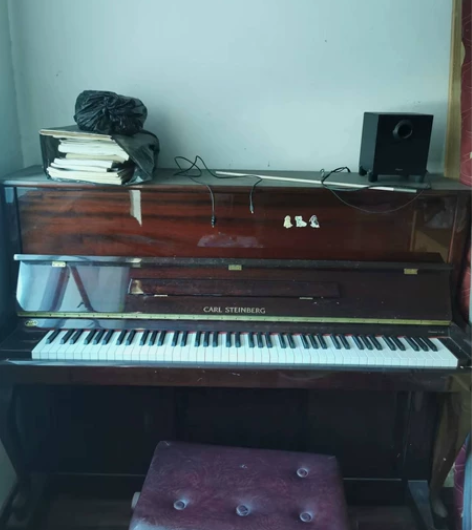 实木钢琴，音色很好，可上门试琴 感兴趣的话...