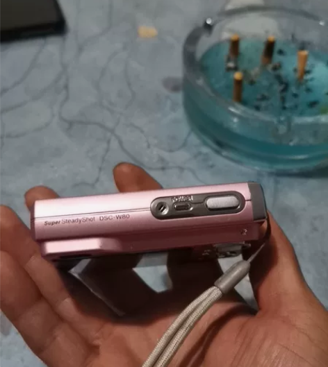 索尼w80数码相机CCD 相机功能一切正常...