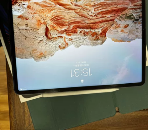出个ipad pro 非常新 在保 我瑕疵...