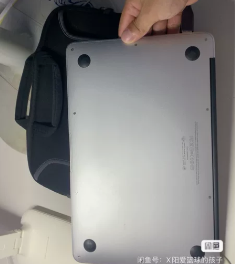 苹果笔记本Macbook air，11寸屏...