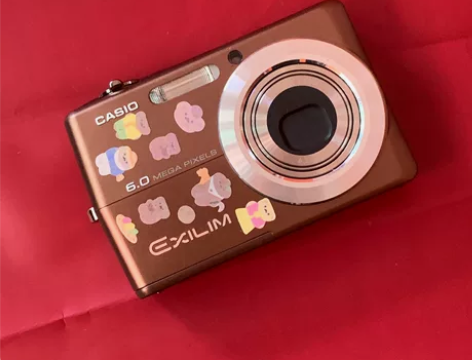 卡西欧z600  屏幕轻微进灰 电池充电器...