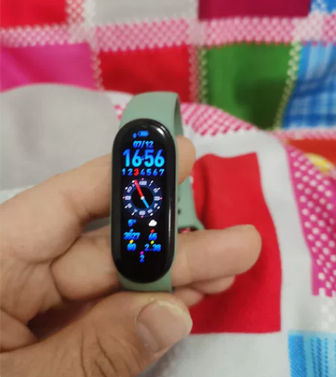 自用小米手环6标准版，不带NFC，正常磨损...