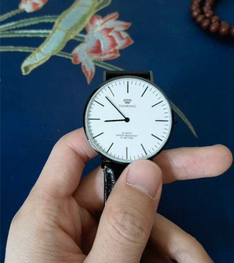 因更换手表。本人一手自带天王手表低价出了。...