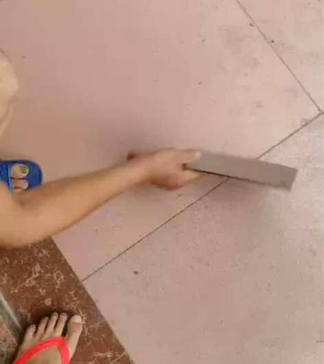 广西平南小全菜刀，是原平南三利小刀厂的老师...