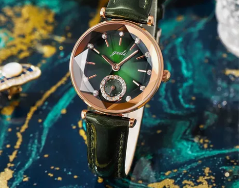 歌迪新款女士时尚轻奢风水钻皮带手表个性韩版...