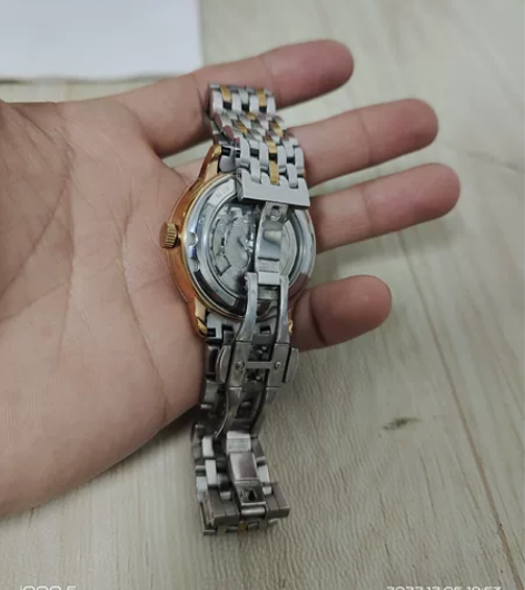 罗宾尼机械表 具体型号忘了可正常使用当配件...