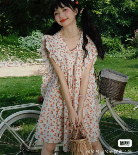 芝士日【萌拽果妹】初恋系荷叶边草莓碎花连衣...