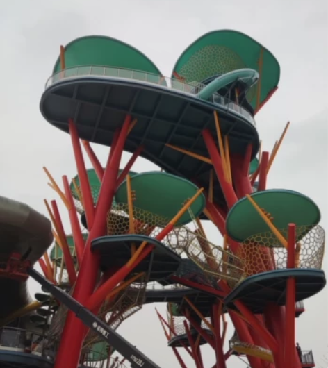 帮朋友转卖，奇趣童年两大一小年卡810一张...