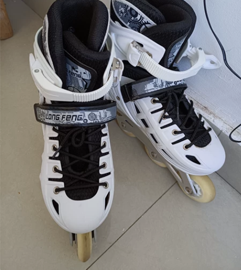 #心愿交换 单排带灯旱冰鞋，穿了几回，没学...