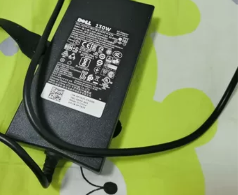 戴尔游匣5577笔记本电脑，原装充电器，送...