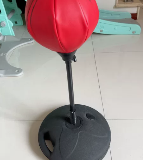 天冷了不出门在家练习一下～拳击训练设备， ...