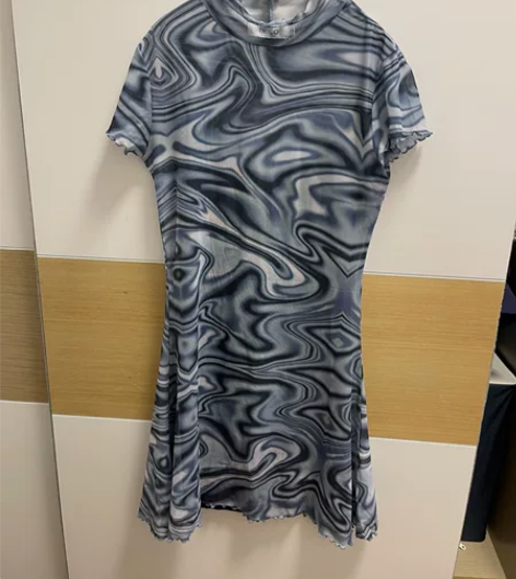 连衣裙送吊带内衬 感兴趣的话点“我想要”和...