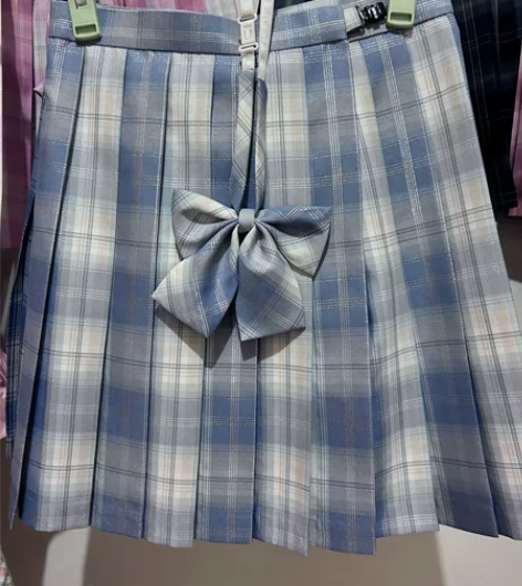 jk群北城浮生 带金银线M码 没有穿过 带...