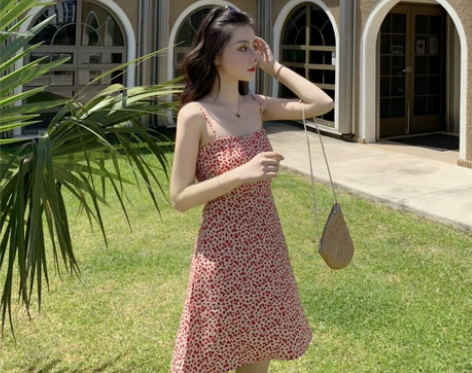 2019流行裙子女夏装韩版chic红色印花...
