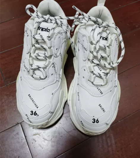 女士运动鞋,皮面 感兴趣的话点“我想要”和...