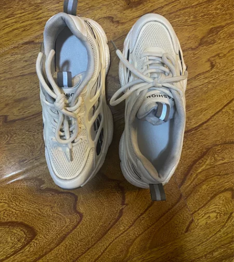 女运动鞋老爹鞋 37码 自用闲置 穿过一两...
