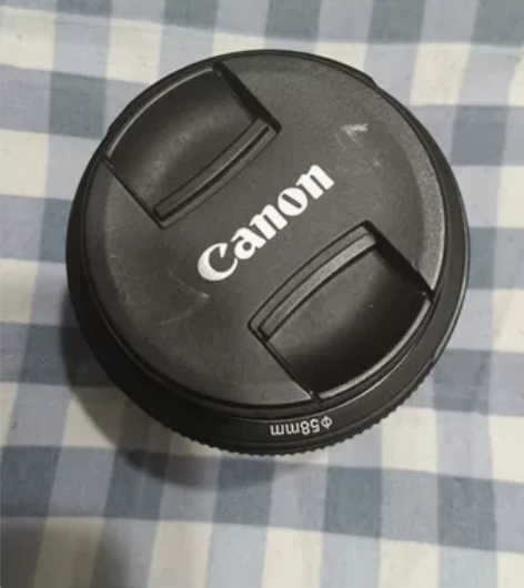 佳能50mm的定焦镜头，1.4光圈，马达正...