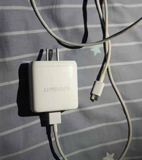 真我快充66w充电线原装 感兴趣的话点“我...