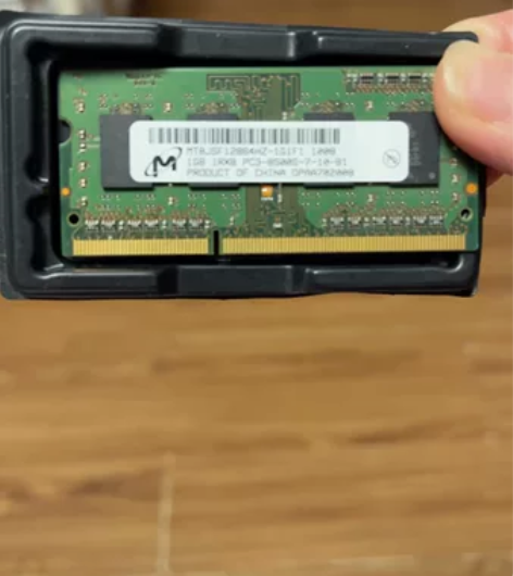 笔记本电脑内存条一个1G，一个2G内存条，...