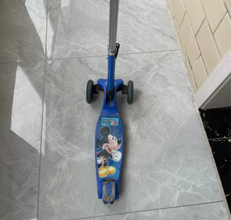 迪士尼儿童滑板车童1-3-6-12岁10宝...