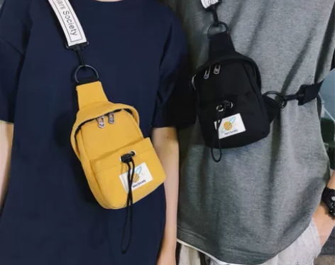 男女背包，斜挎包，ins男休闲百搭黑色小包...