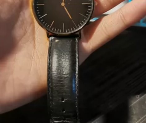 dw黑金的手表，进的不知道是灰还是霉，收拾...