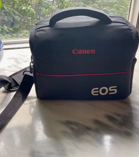 单反相机佳能EOS600D，原购于数码专卖...