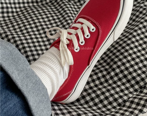 小黄桃鞋子女2021年新款韩系穿搭红色帆布...