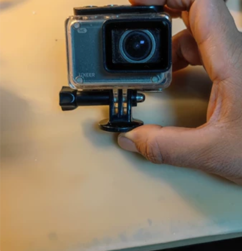 出启乐运动相机一台，功能，开机正常。无电池...