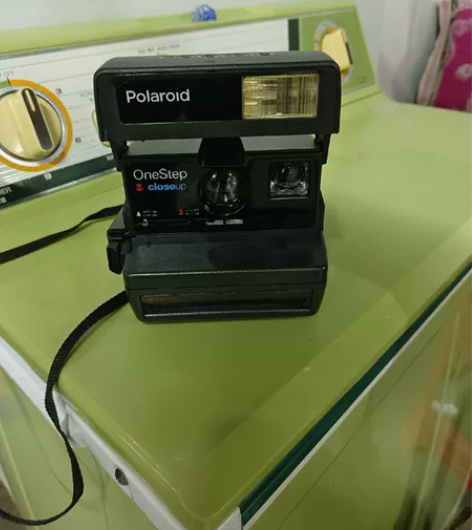 宝丽来照相机，新到，品相如图，未测试，按收...