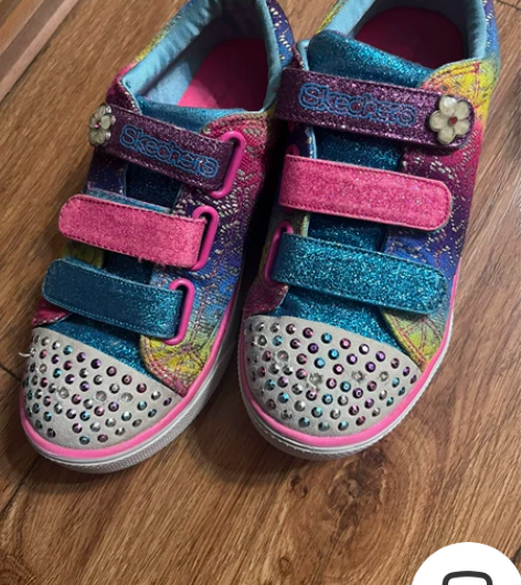 斯凯 奇儿童鞋，亮闪闪，发光女童鞋 尺码3...