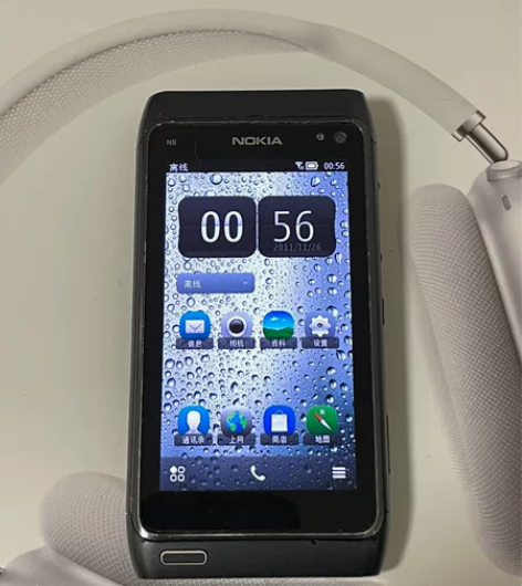 诺基亚nokia n8 抽屉里翻出来的多年...