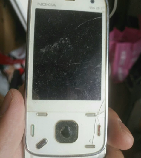 诺基亚N86便宜处理 如图，成色一般，不开...