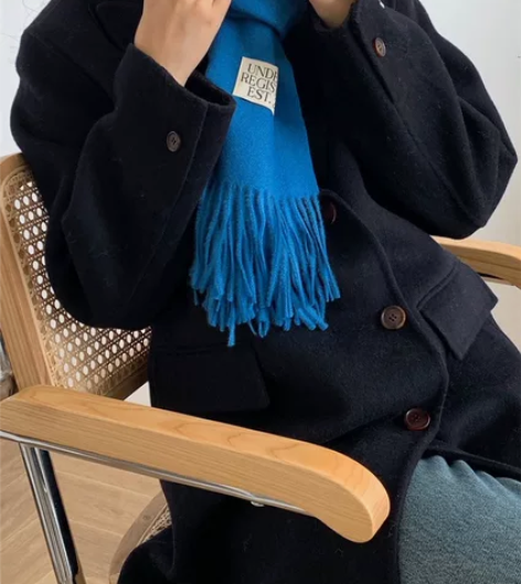 全新围巾，克莱因蓝 感兴趣的话点“我想要”...