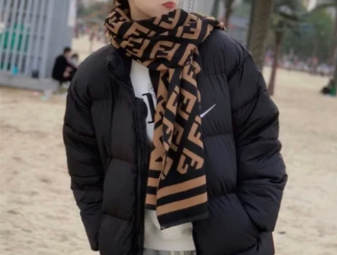 冬季经典芬迪围巾高版本双F字母羊毛绒女同款...