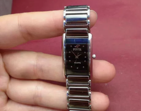 全新飞亚达女士钨钢手表，蓝宝石镜面，盘面1...